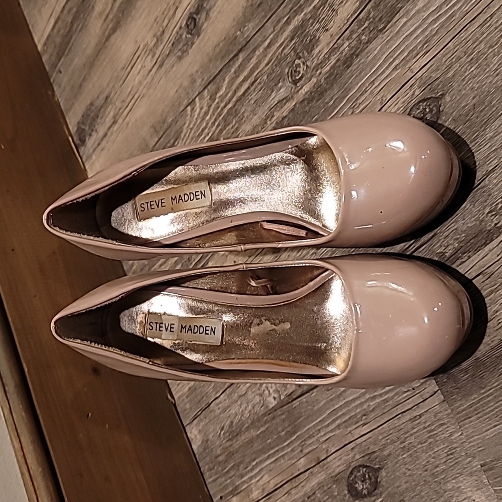 Steve Madden Nude Pumps - Picture 2 of 5